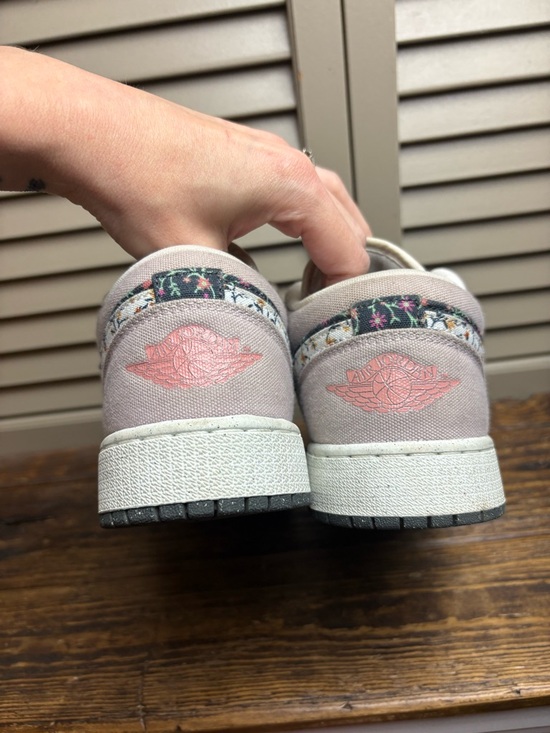 Nike Air Jordan 1 Low SE GS "Canvas Floral 7 Youth - Picture 8 of 10